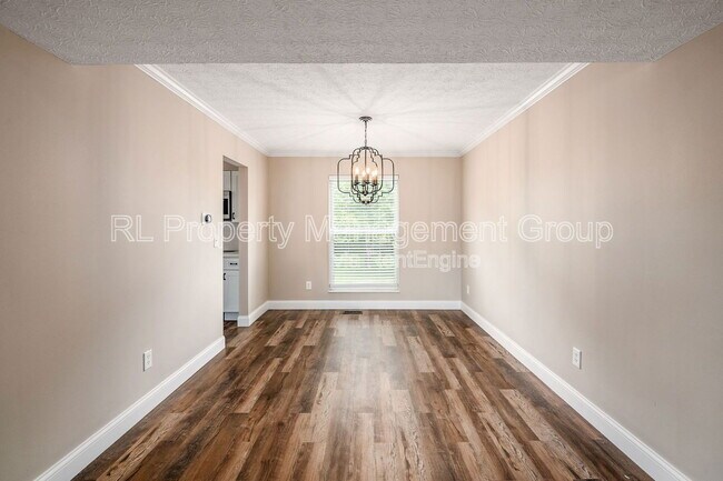 Building Photo - 2940 Wynridge Dr