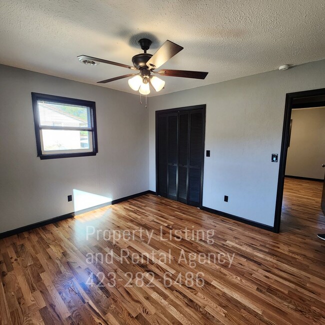 Building Photo - One story home, Elizabethton, 4 Bedrooms