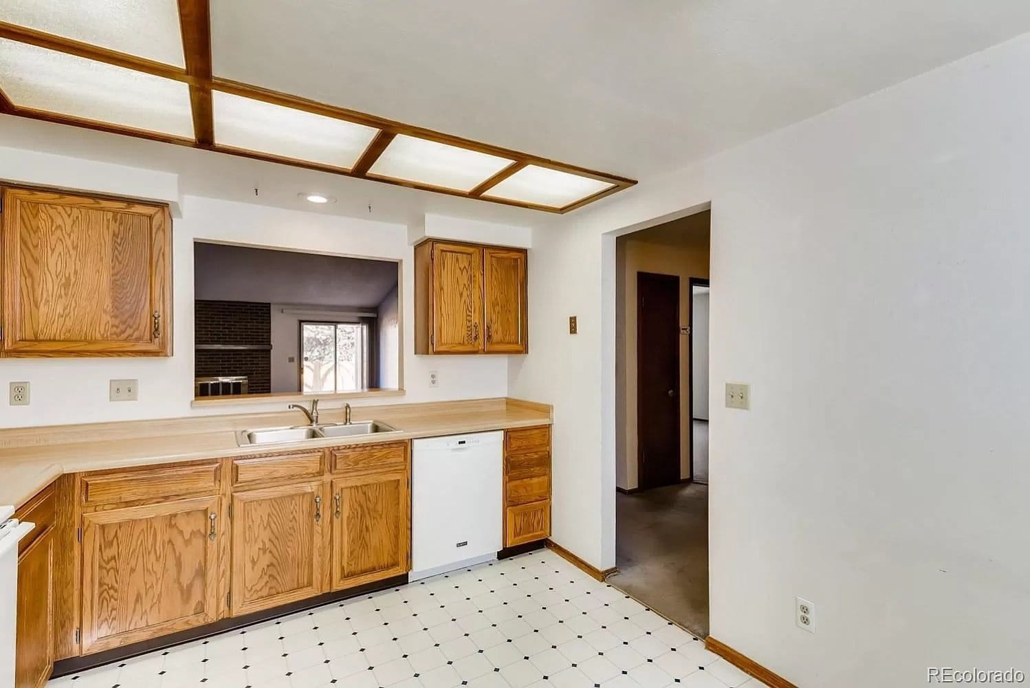 Building Photo - 14333 E Warren Pl