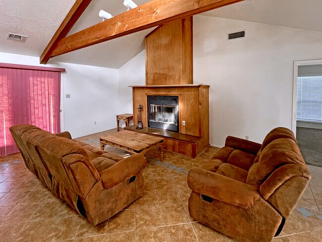 Building Photo - 10642 FM 906