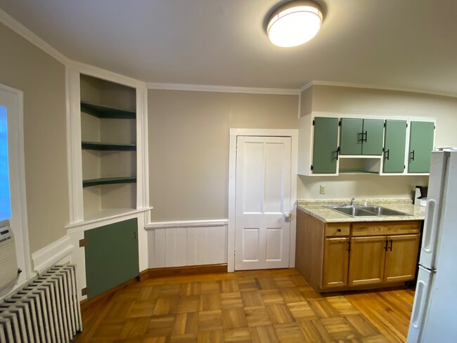 Dining Area - 408 E Market St