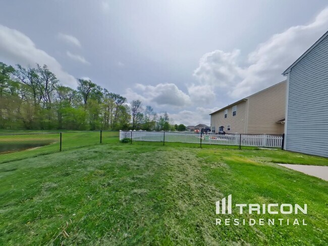 Building Photo - 3032 W Longbranch Dr