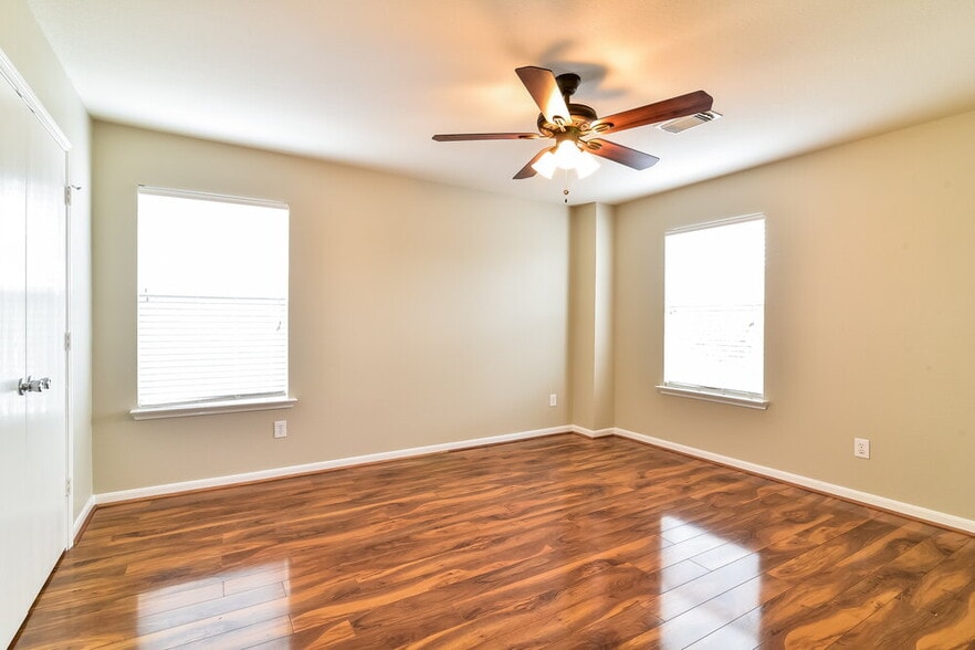 Building Photo - 11315 Sugar Bowl Dr