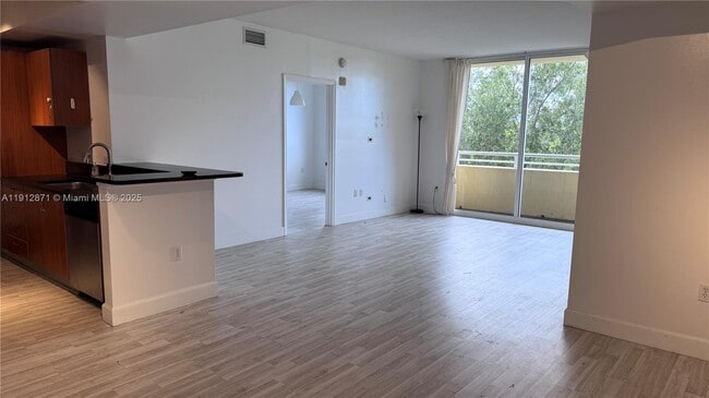 Building Photo - 18800 NE 29th Ave