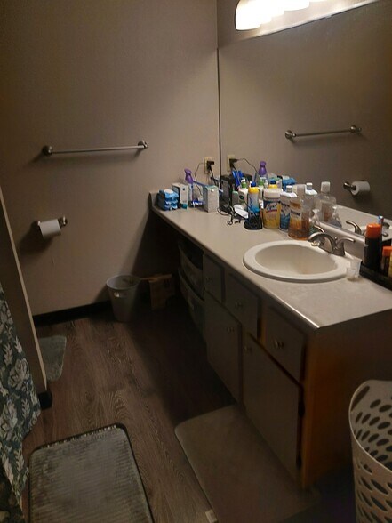 Building Photo - 13216 NE Salmon Creek Ave