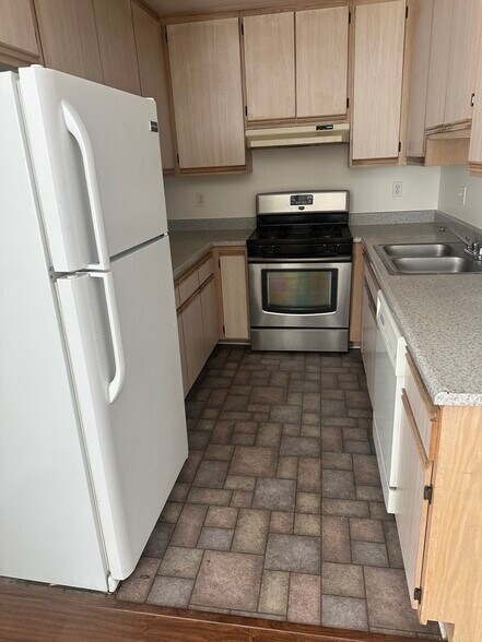 Building Photo - 13112 Hadley St