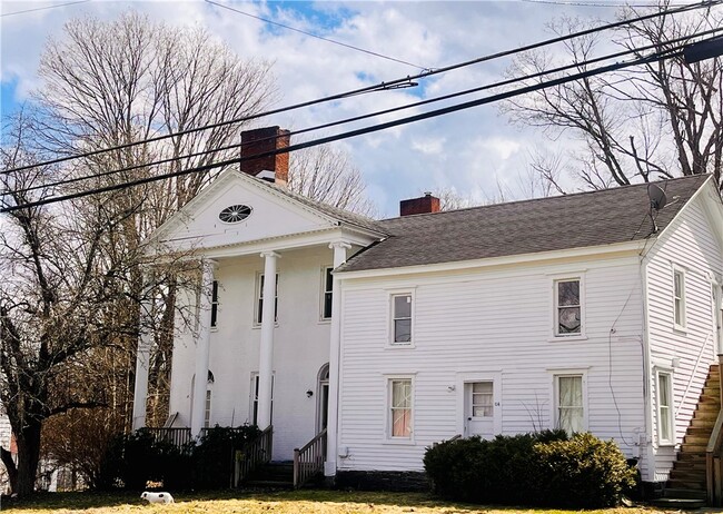 Primary Photo - 114 W Main St