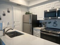 Building Photo - NEW PRICE on Adorable 1BR/1BA Condo in Downtown Venice