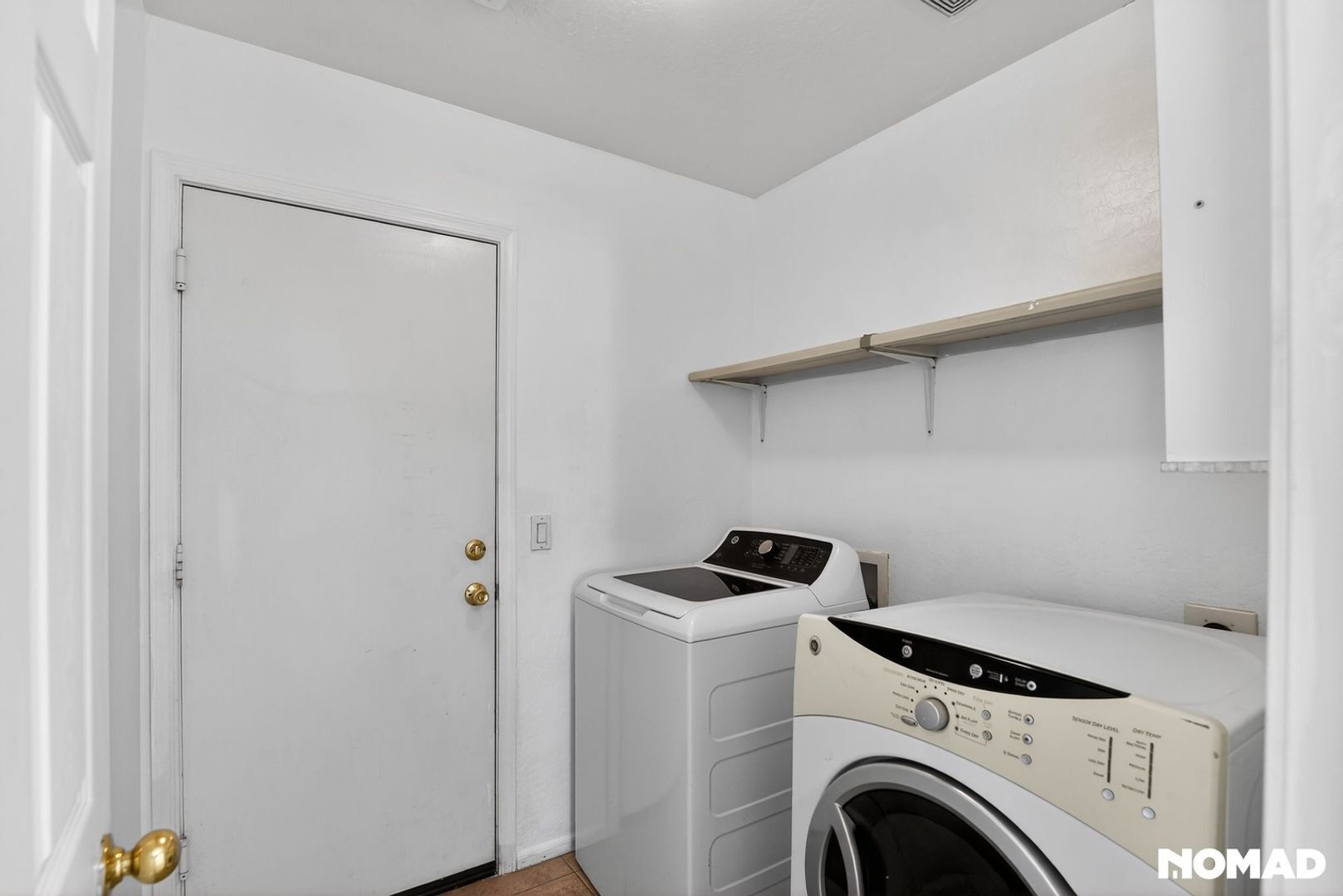 Building Photo - 5719 S 31st Dr