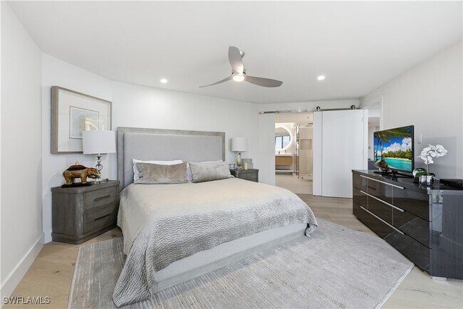 Building Photo - 4651 Gulf Shore Blvd N