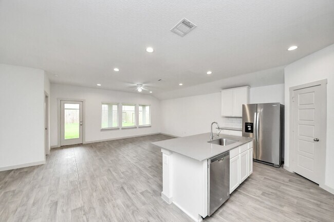 Building Photo - 7803 Golden Rubia Ln