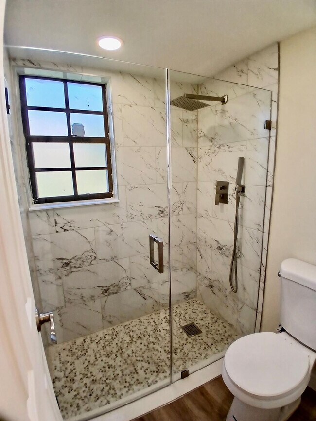 Building Photo - 4131 Oak Terrace Dr