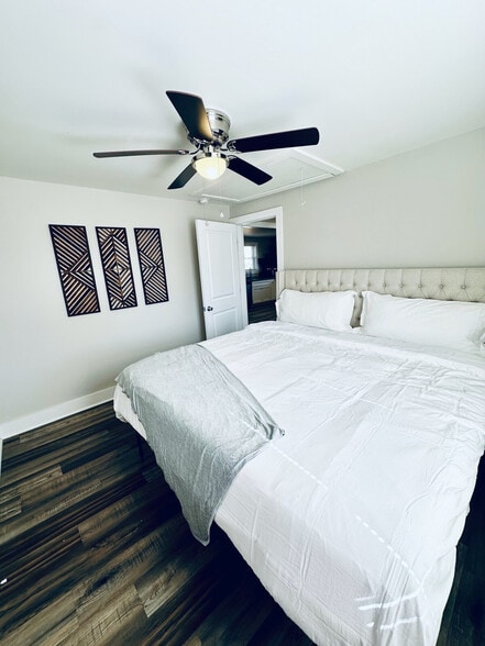 Building Photo - 403 Cedar Lane Rd