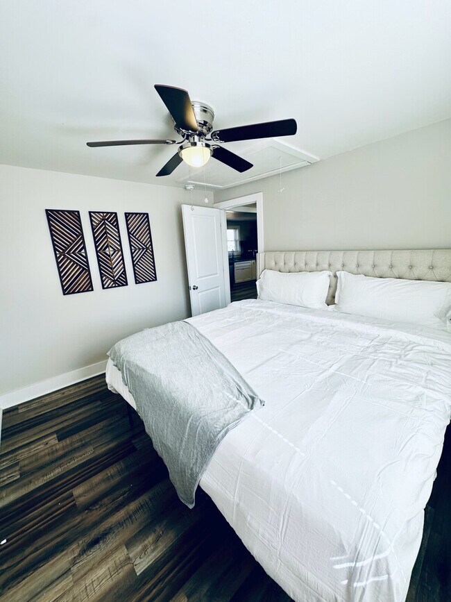 Building Photo - 403 Cedar Lane Rd