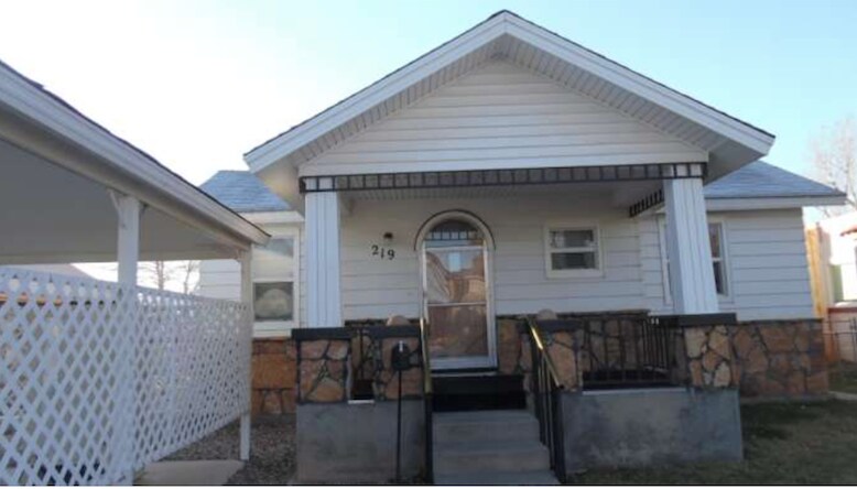 Building Photo - 219 East Montezuma Avenue