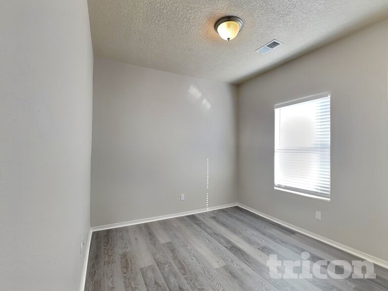 Building Photo - 2956 Wilder Loop Northeast