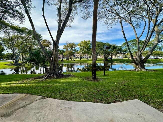 Building Photo - 661 Cypress Lake Blvd