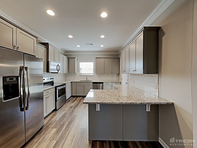 Building Photo - 152 Kingston Dr