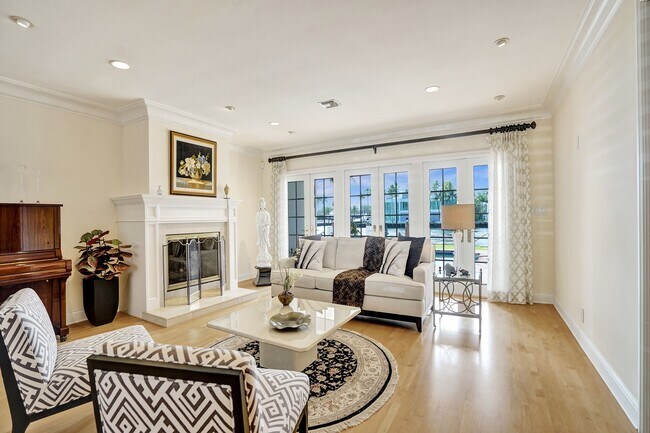 Building Photo - 7 Saranac Rd