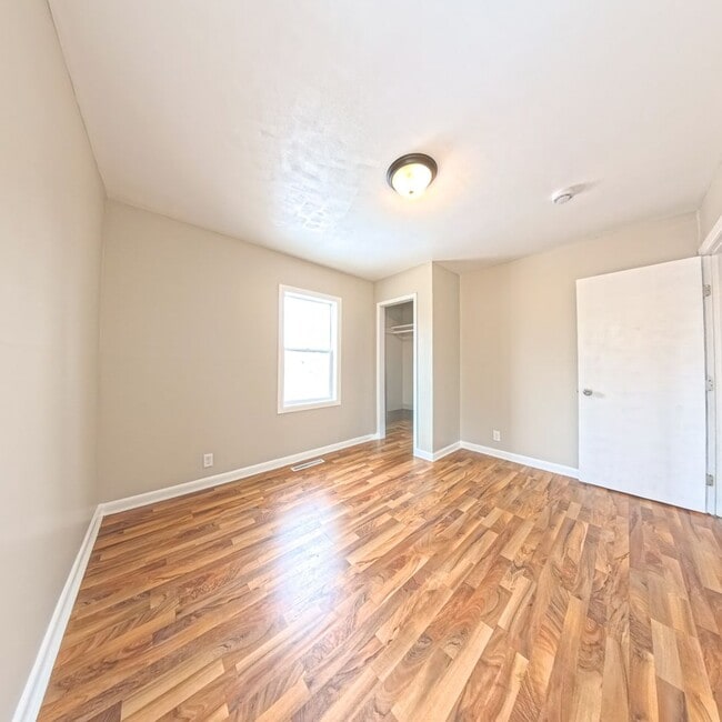 Building Photo - Cozy 2 Bedroom 1 Bathroom Home