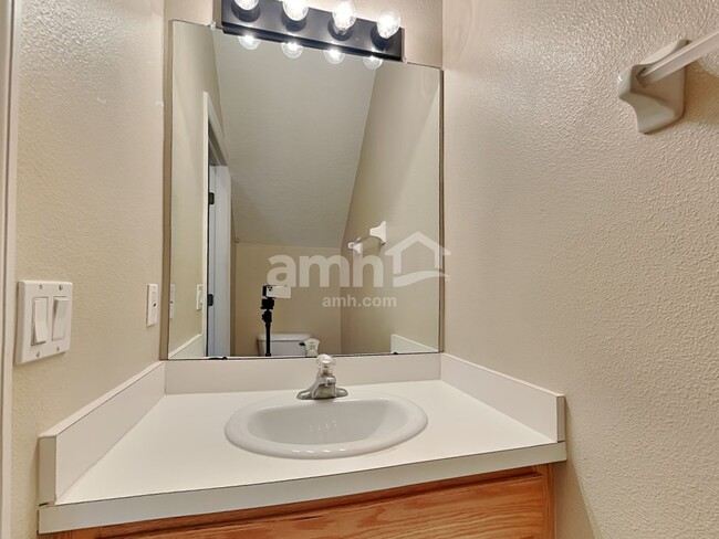 Building Photo - 8837 Royal Enclave Blvd