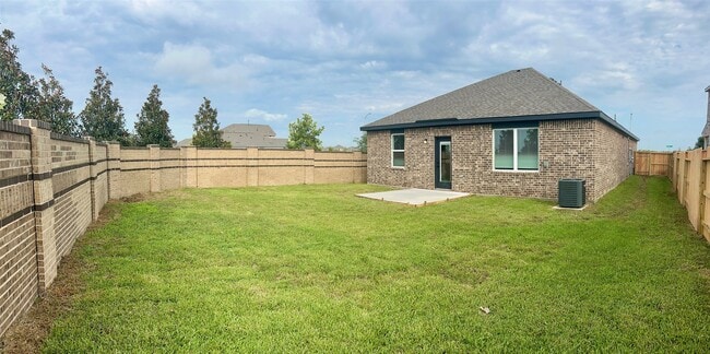 Building Photo - 10811 Hickory Ln