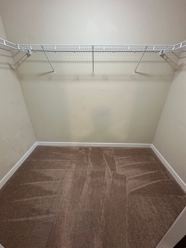 Building Photo - 1613 Burnside Pl