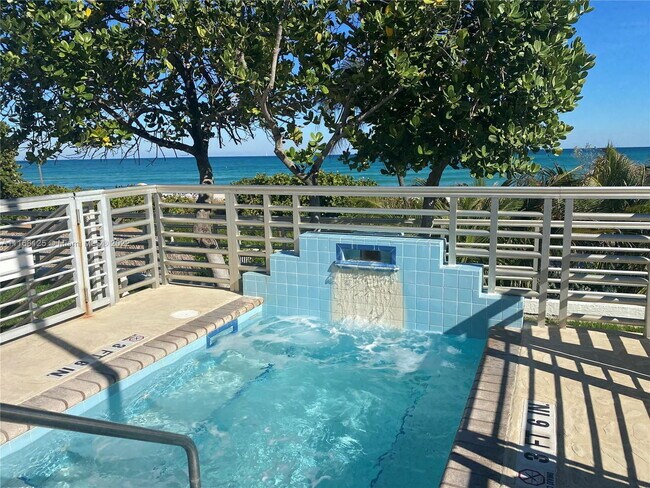 Building Photo - 5161 Collins Ave