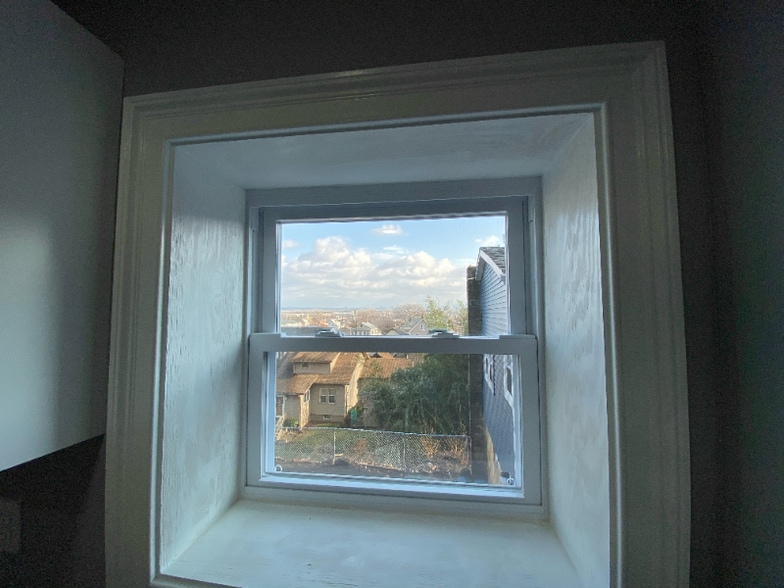 Building Photo - 301 Lilac Ln