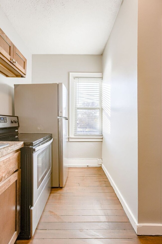 Building Photo - 105 North 52 Street