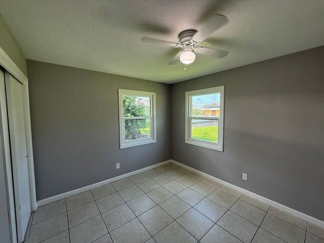 Building Photo - 3 Bedroom 2 Bath Single Family Home
