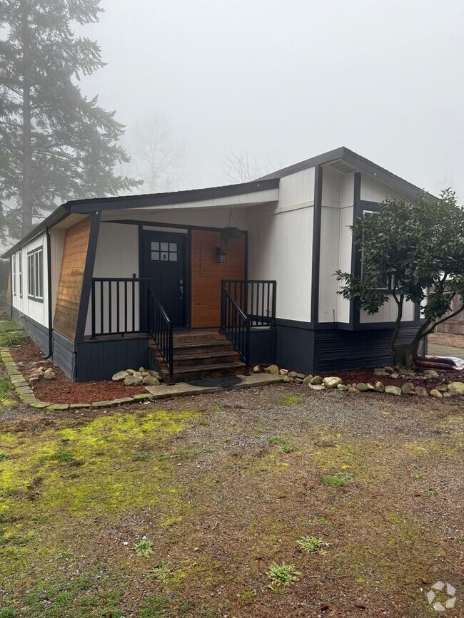 Building Photo - Updated 3 bed Bonney Lake home on dead end...