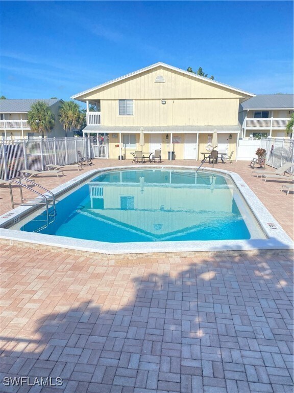 Building Photo - 4607 Bayshore Dr