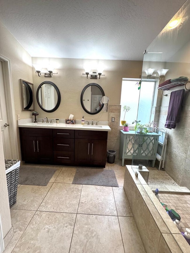 Building Photo - 1518 W Lobster Trap Dr