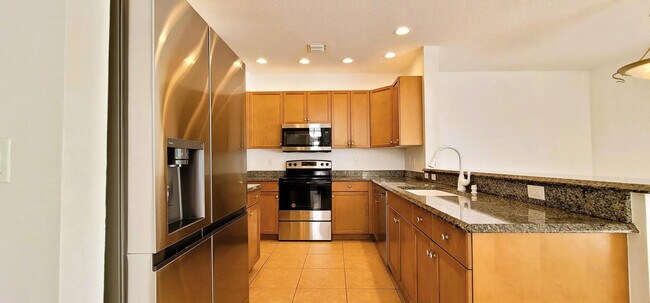 Building Photo - 9138 Dupont Pl