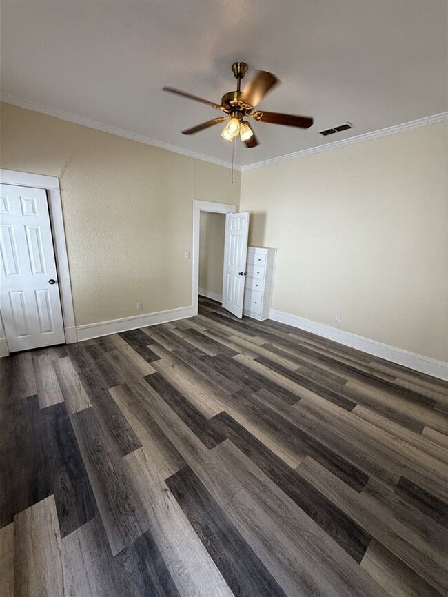 Building Photo - Beautifully Renovated 2 bedroom, 1 bath Bungalow | Historic Highland area | $900/Month Rent