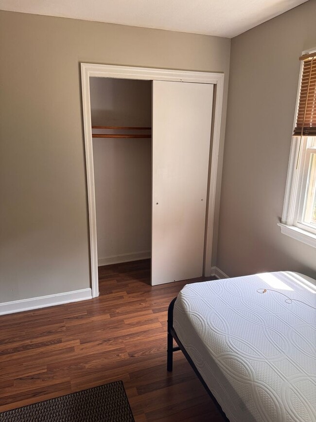 Building Photo - 4 Bedroom || 2 Bathroom Single Family Home
