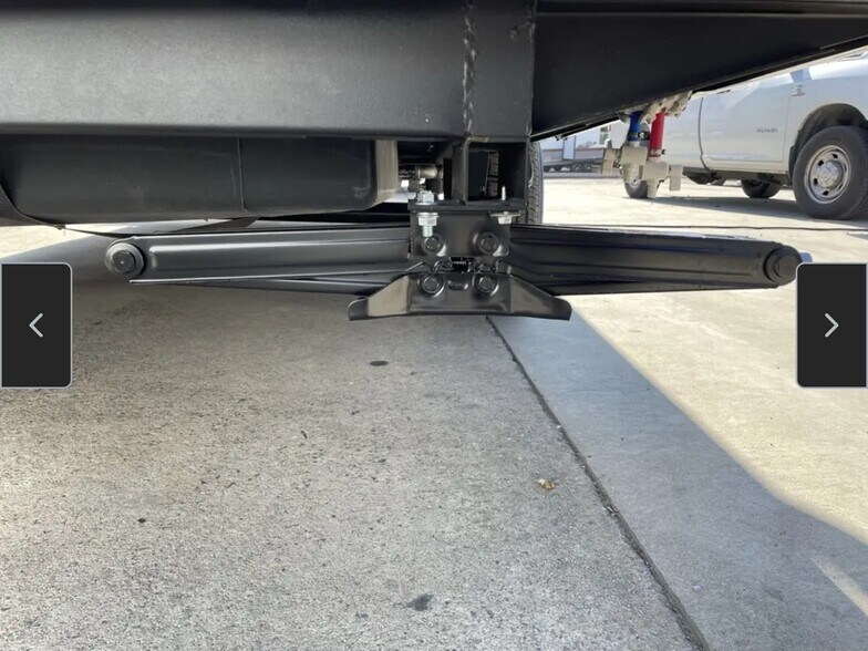 Building Photo - 532 Camino de Amor