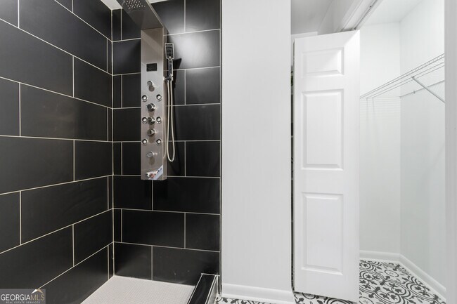 Building Photo - 2541 Santa Barbara Dr NW