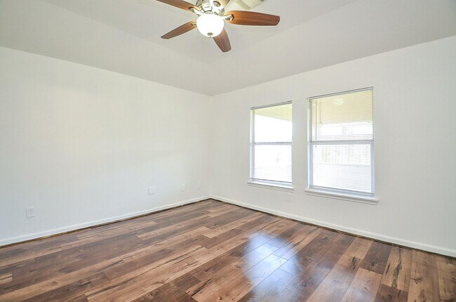 Building Photo - 18142 Sorrell Oaks Ln