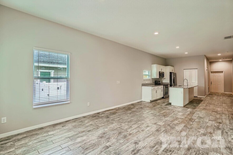 Building Photo - 2704 61st Ave N