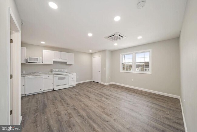 Building Photo - 22929 Frederick Rd