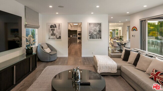 Building Photo - 602 Whittier Dr