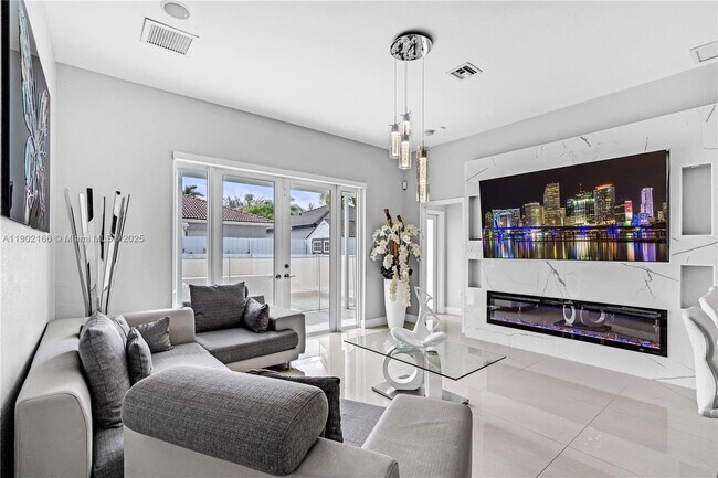 Building Photo - 15822 SW 140th St