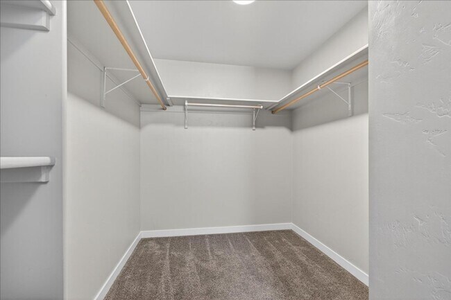 Building Photo - Luxury & Convenience: Newer 4 Bedroom, 2.5 Bath N. Meridian Home