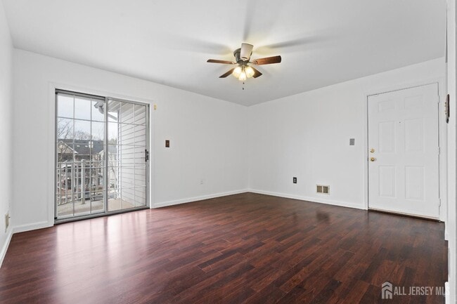 Building Photo - 12 Kingston Run