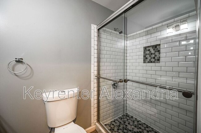 Building Photo - 7107 Tolliver St