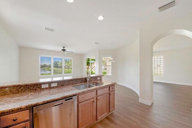 Building Photo - 8895 Chestnut Ridge Way
