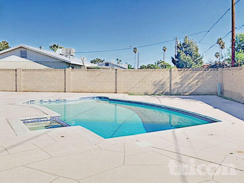 Building Photo - 13129 N 21st Dr