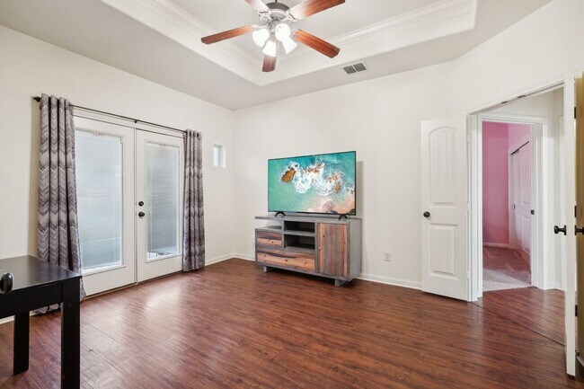 Building Photo - 2622 Fairwood Dr